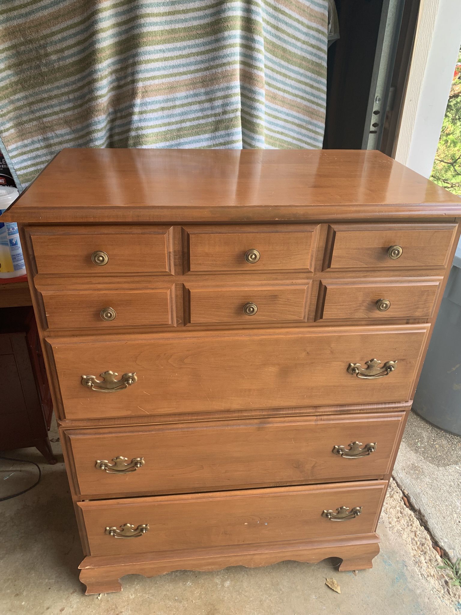 Vintage Beautiful Solid Maple Four Drawer Dresser.