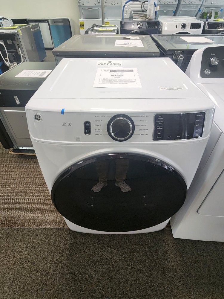 7,8 cu. ft. Smart Front Load Electric Dryer in White with Sanitize Cycle, ENERGY STAR