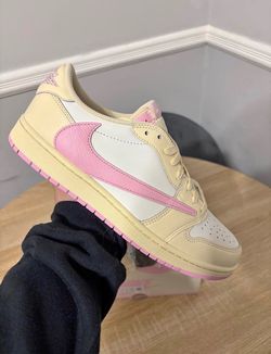 Jordan 1 low × Travis Scott Shy Pink