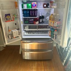 27 Cu. Ft. LG Refrigerator 