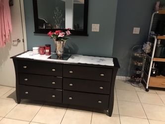 Dressing table with mirror