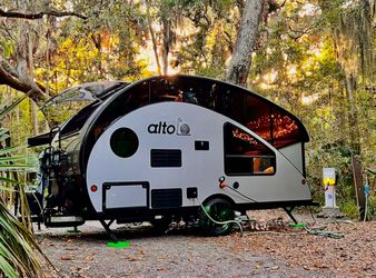 2022 Alto Safari Camper