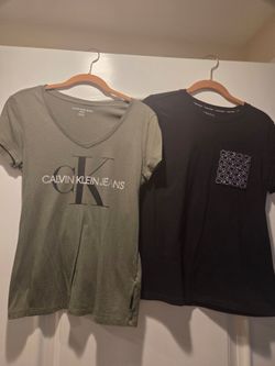 Calvin Klein T-shirts Small