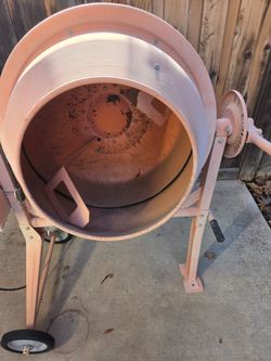 Working Cement Mixer