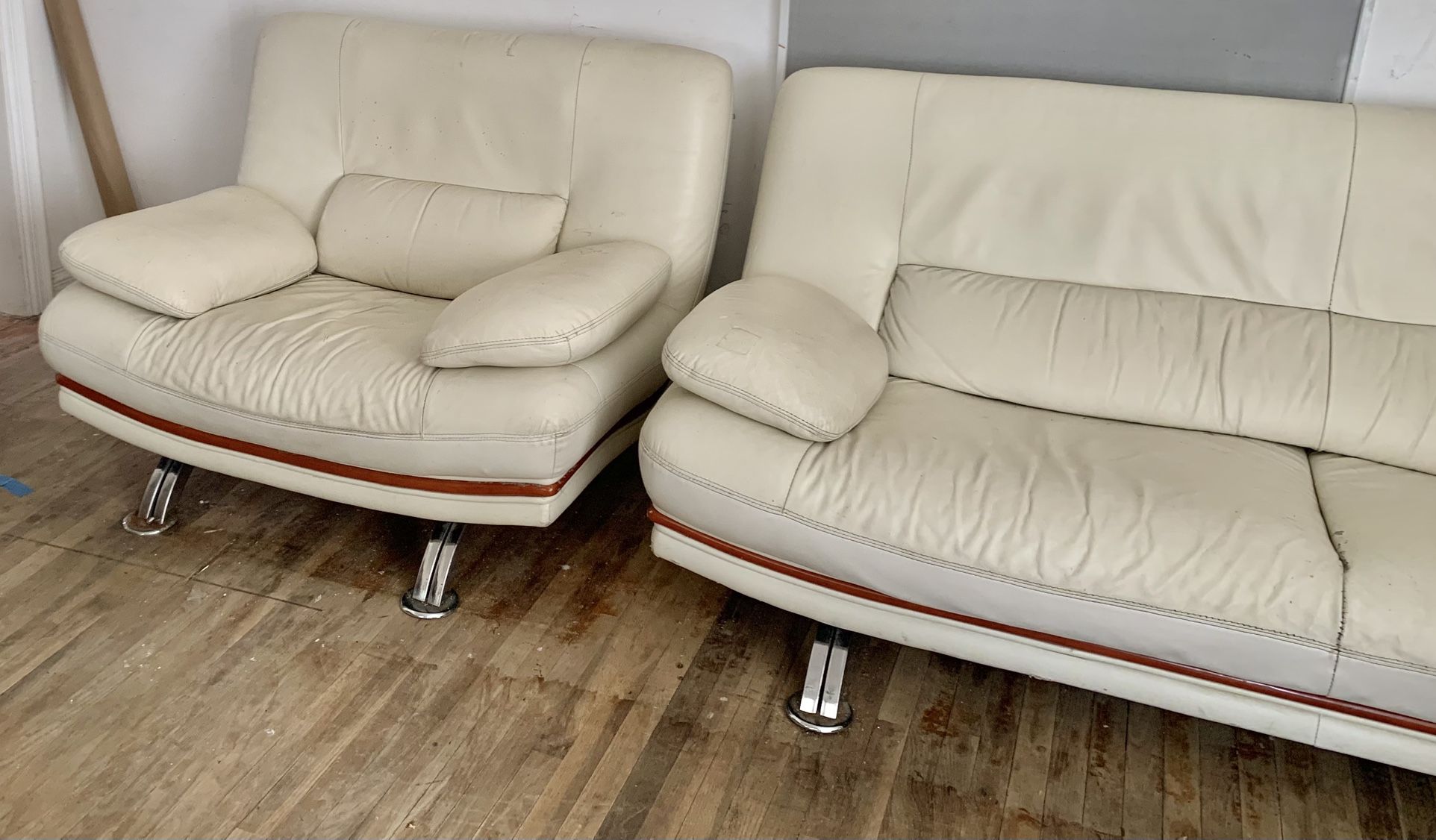 White Leather Sofa and Chair