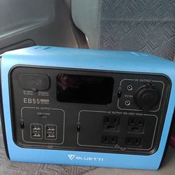 Bluetti EB55 wireless charger