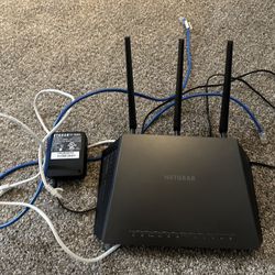 NETGEAR Nighthawk Smart Wi-Fi Router (R7000) - AC1900