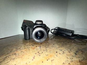 Canon EOS 20D w/ charger+batteries (2)- Canon EF-S 17–85mm f/4–5.6 IS USM Lens