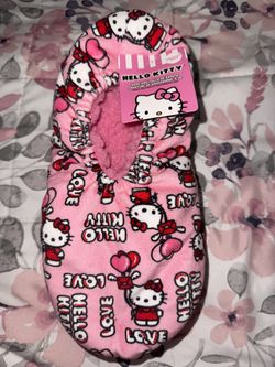 Hello Kitty Valentine’s Pink Slipper Socks