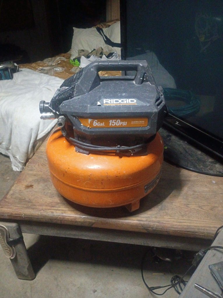 150psi 6 Gal RIDGID air Compressor Dual Port