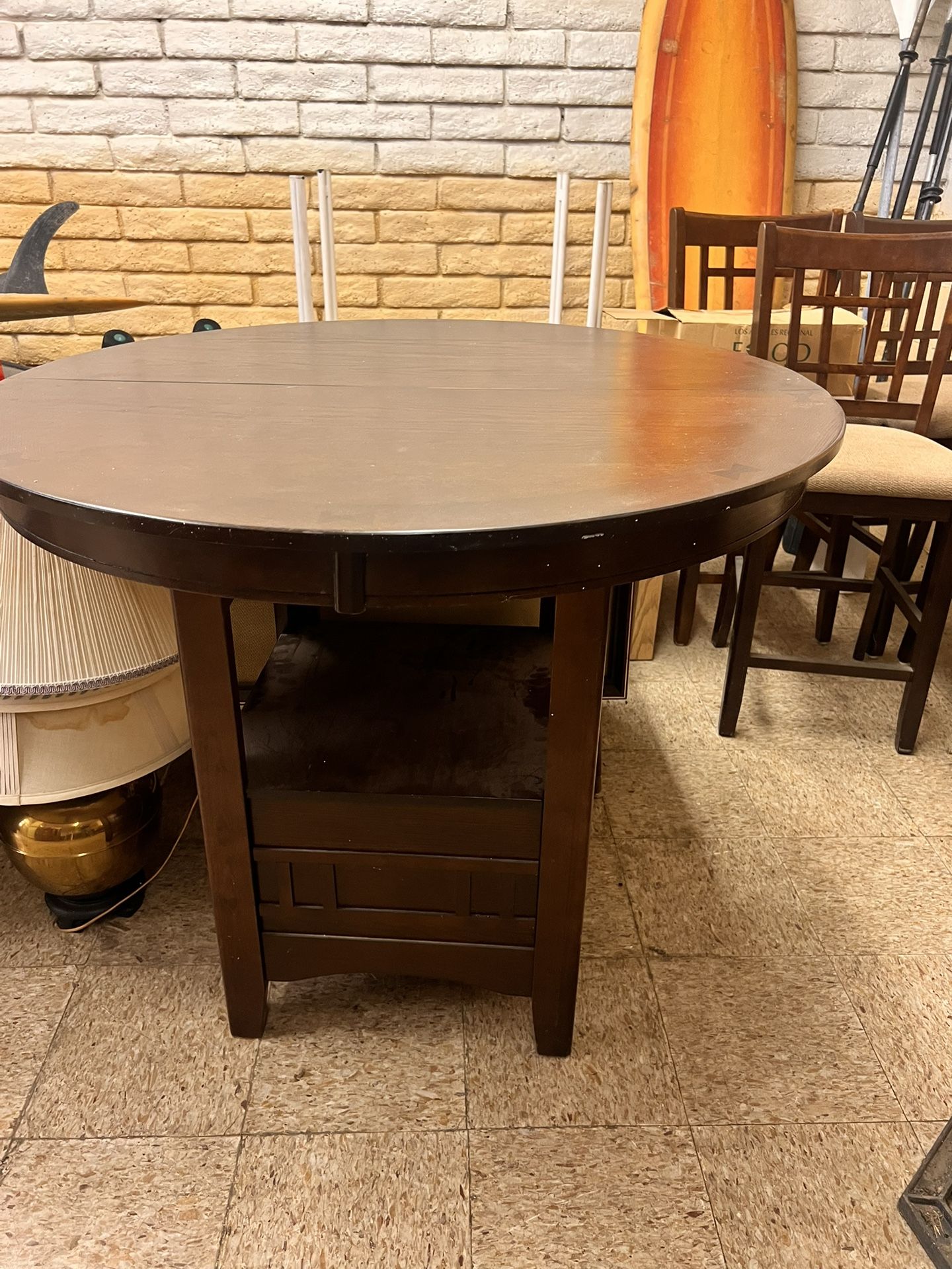 Round Table