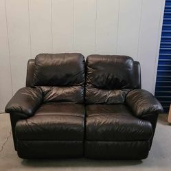 2 Seater Loveseat Electric Only 1 Side Works Perfect 