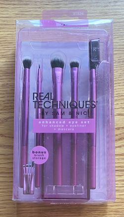 Real Techniques Enhanced Eye Set With Bonus Brush Storage