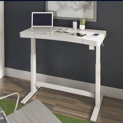 Adjustable standing desk