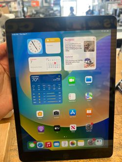 Unlocked!!! Apple iPad 9th generation 10.2” space gray 64gb WiFi & cellular! Tablet
