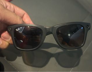 Meta glasses
