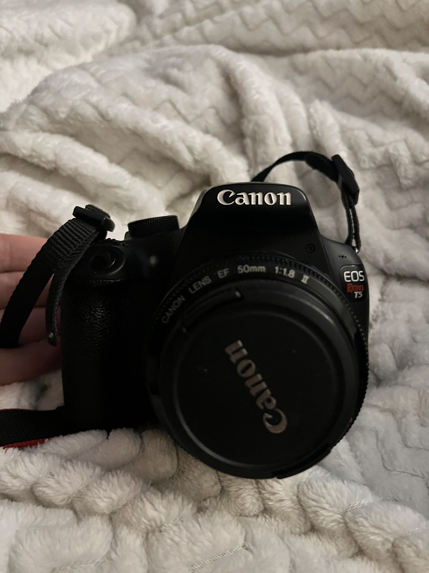 CANON DSLR REBEL T5 Camera + 75-300mm LENSE