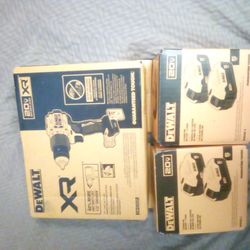 DeWalt XR Hammer Drill + 4 Batteries 