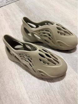 Kids adidas foam runners