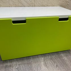Kids Green and White Toy Box - Local Delivery Available for a Fee - See My Items😎