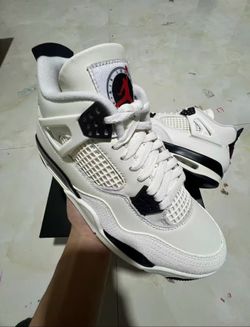 Air Jordan 4