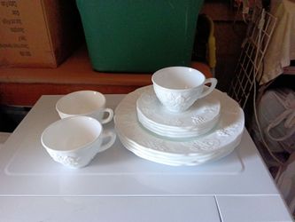 Vintage Indiana glass dinnerware set
