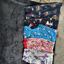 5 Large Women’s Christmas Pajamas