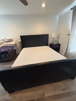 CALIFORNIA  KING BED & DRESSER