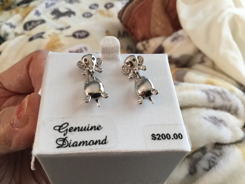 Sterling silver/w/genuine diamond earrings