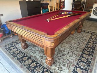 Elegant 8’ Pool Table - Brand New Felt - Can Deliver!