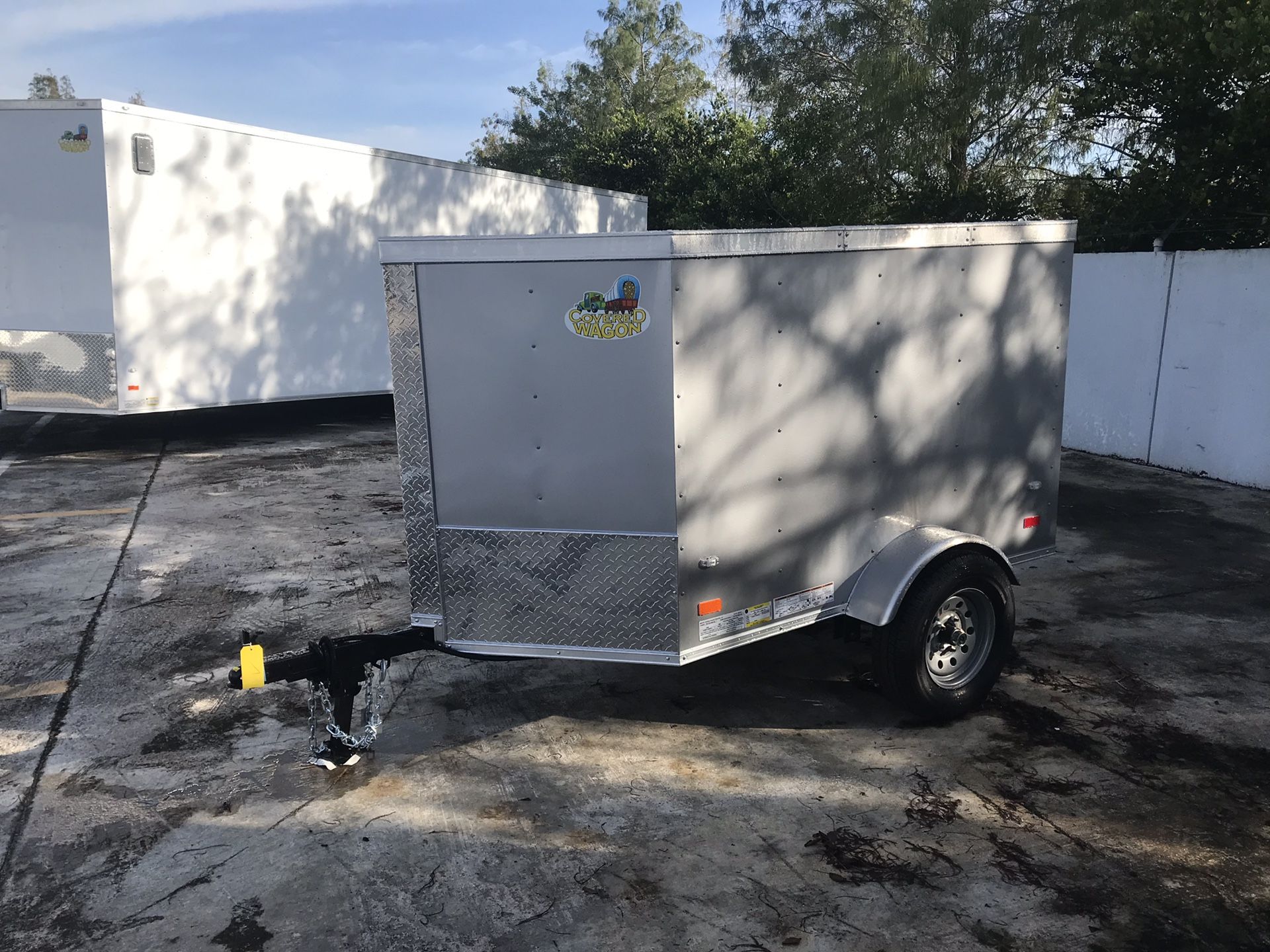 Enclosed trailer