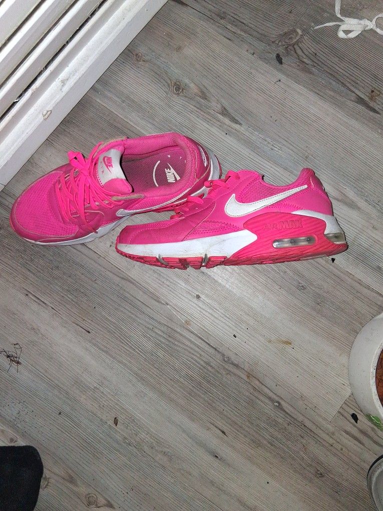 Size 7.5 Nike air Max