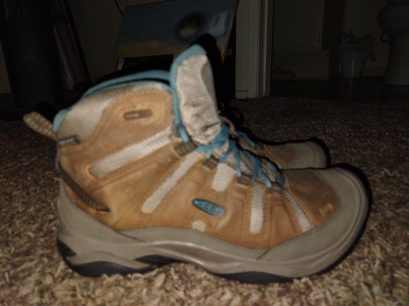 Keen Brand New  Water Proof 