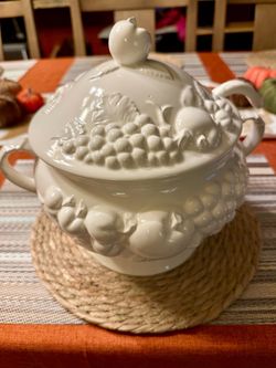 Vintage "Signature" Japan ceramic soup tureen