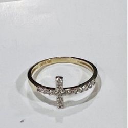 10K Solid Gold Ring CZ Stones Size 7.5