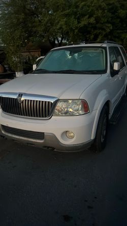 Lincoln Navigator 2003 Running , Motor 5.4  For Parts , Motor And Transmission Good Computer Good  Harness Good