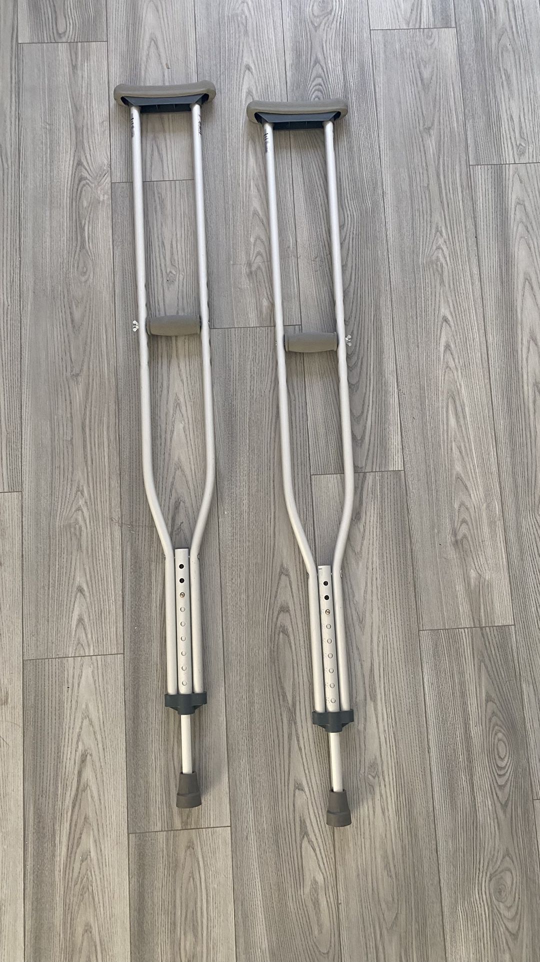 Crutches For Walking Leg Knee Or Ankle Injury Tall 5’10-6’t
