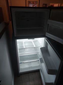 Frigidaire Refrigerator Freezer Available Now In Huntington Beach Harbor Area 
