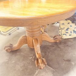 Beautiful Oak Dining Table 6-8 People 