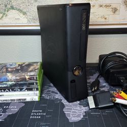 Xbox 360 Slim 4GB Bundle + 5 Games + Cables (Tested) 