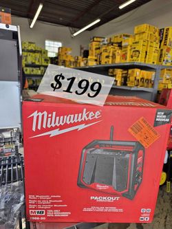 Milwaukee PACKOUT Radio + Charger – Bluetooth Jobsite Speaker | Open Box
