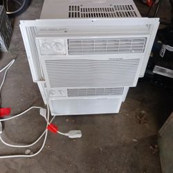 Air Conditioner 6,000 Btu Frigidaire 