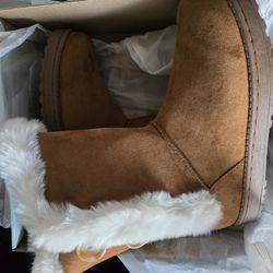 SO* Women's boots size 10 new