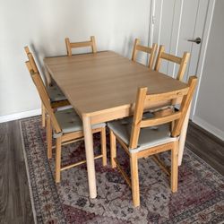 Selling Dining Table With 6 Chairs 