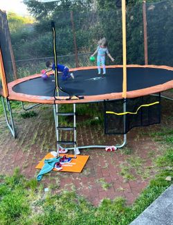 15 ft trampoline with net