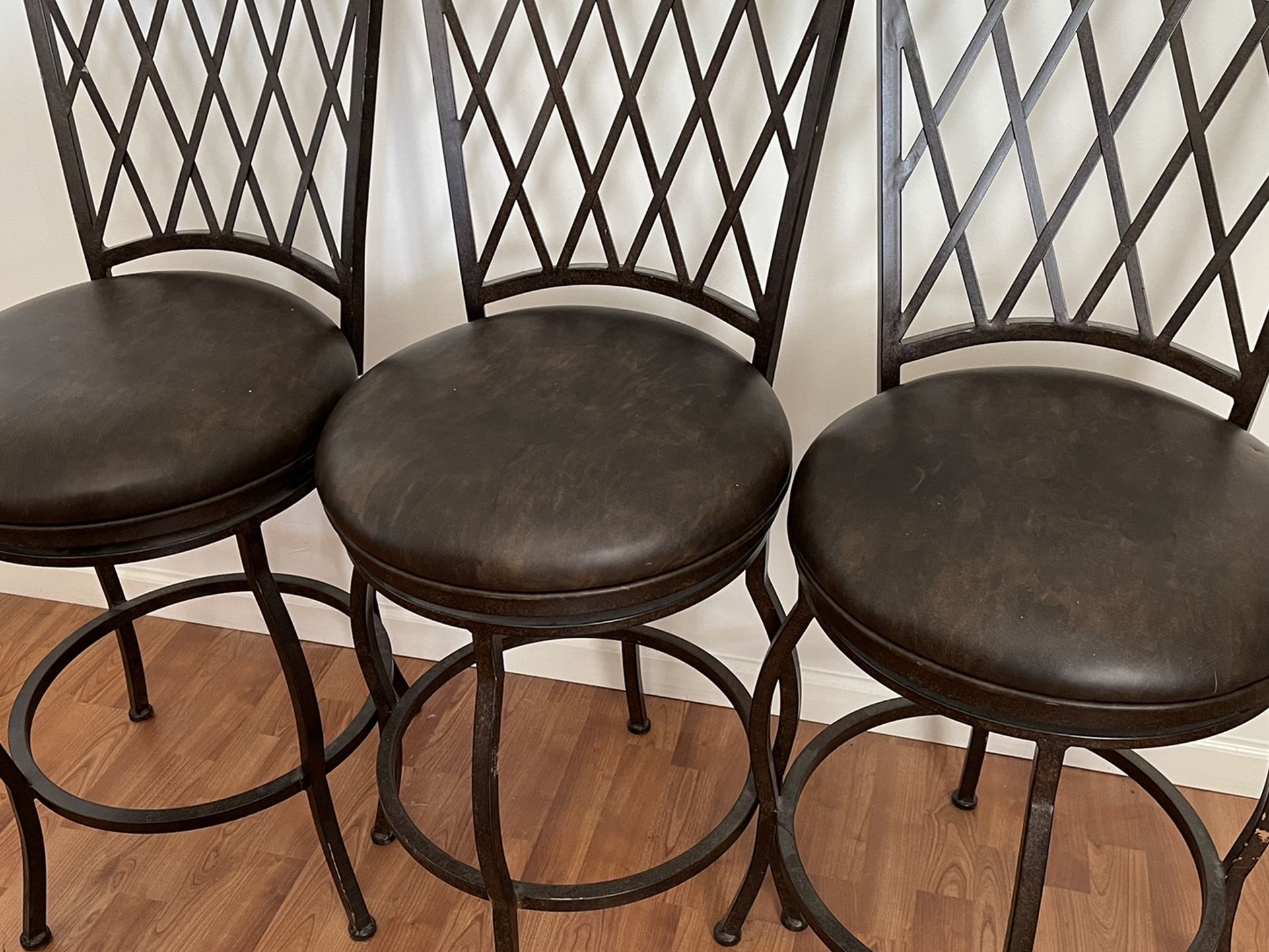 Minson Counter Height Swivel Bar Stools for Sale in Phoenix, AZ OfferUp