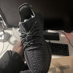 Yeezy Boost 350 v2 black