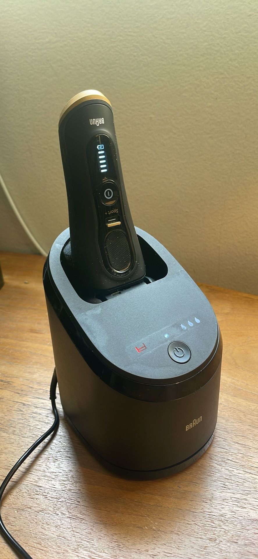Braun Series 9 S9 Sport Edition Electric Shaver Cleaning Charge Station ex cond as is pick up deliv