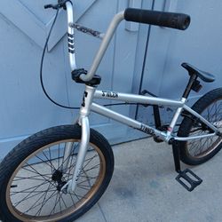 BMX.    STOLEN Sinner.     20"tires 