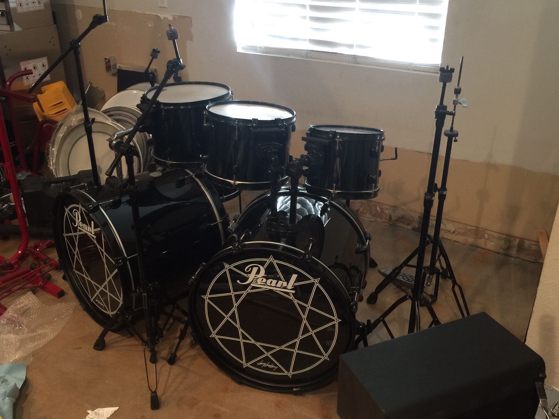 Joey jordison drum set includes stands.